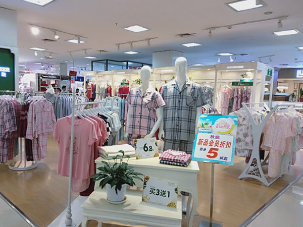 简诗家居服实体店铺形象