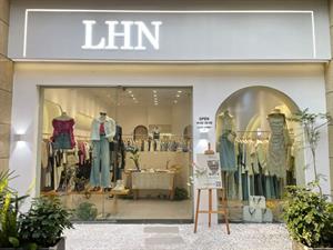 LHN女装店面